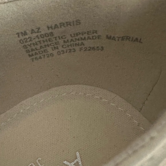 NEW W/TAG! Oxford shoes cream and black bulk heel size 7 NWT - Picture 3 of 4